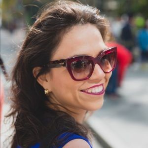 Meet your Posher, Claudia